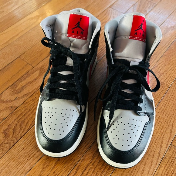 Nike Air Jordan 1 Mid - Picture 2 of 7